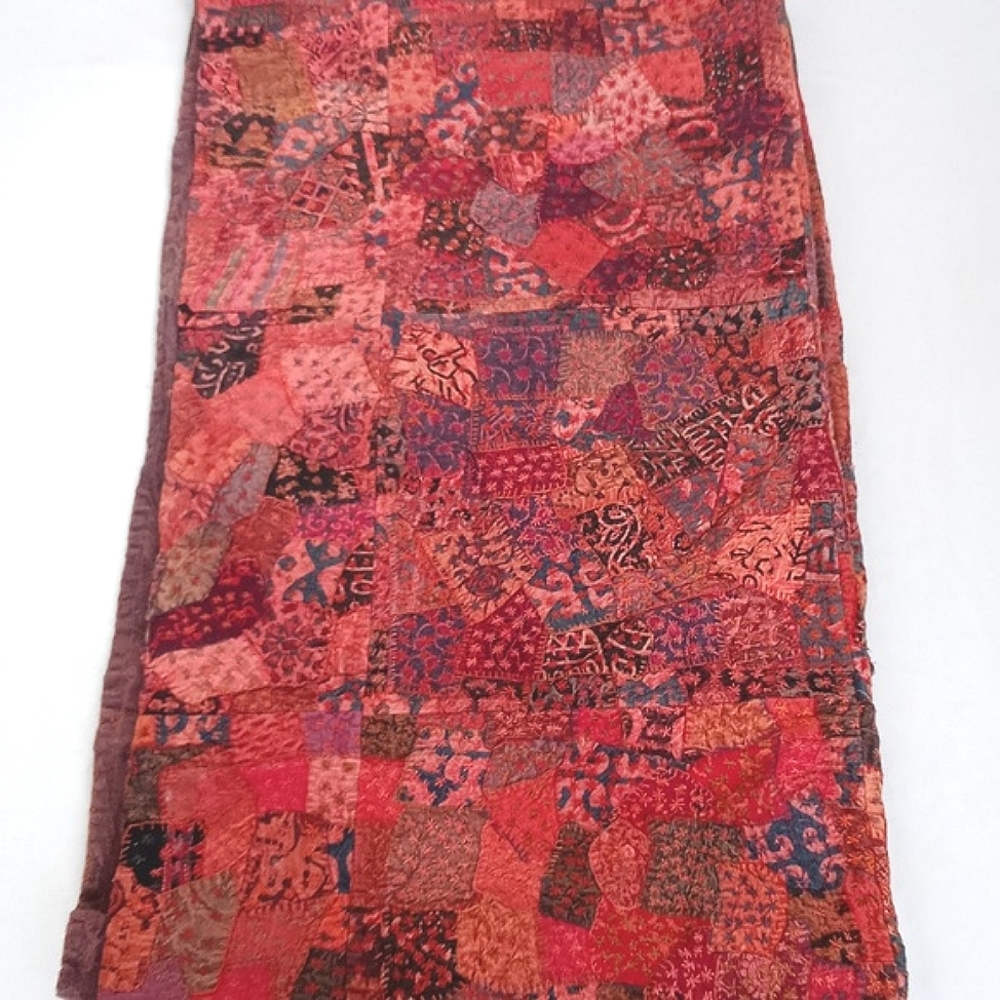 Unique Gorgeous King Size Vintage Patchwork Batik Bedspread from India - Picture 8 of 15